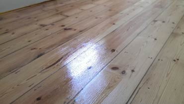 Solid wood floor fitting in London | Floor Fitting Experts